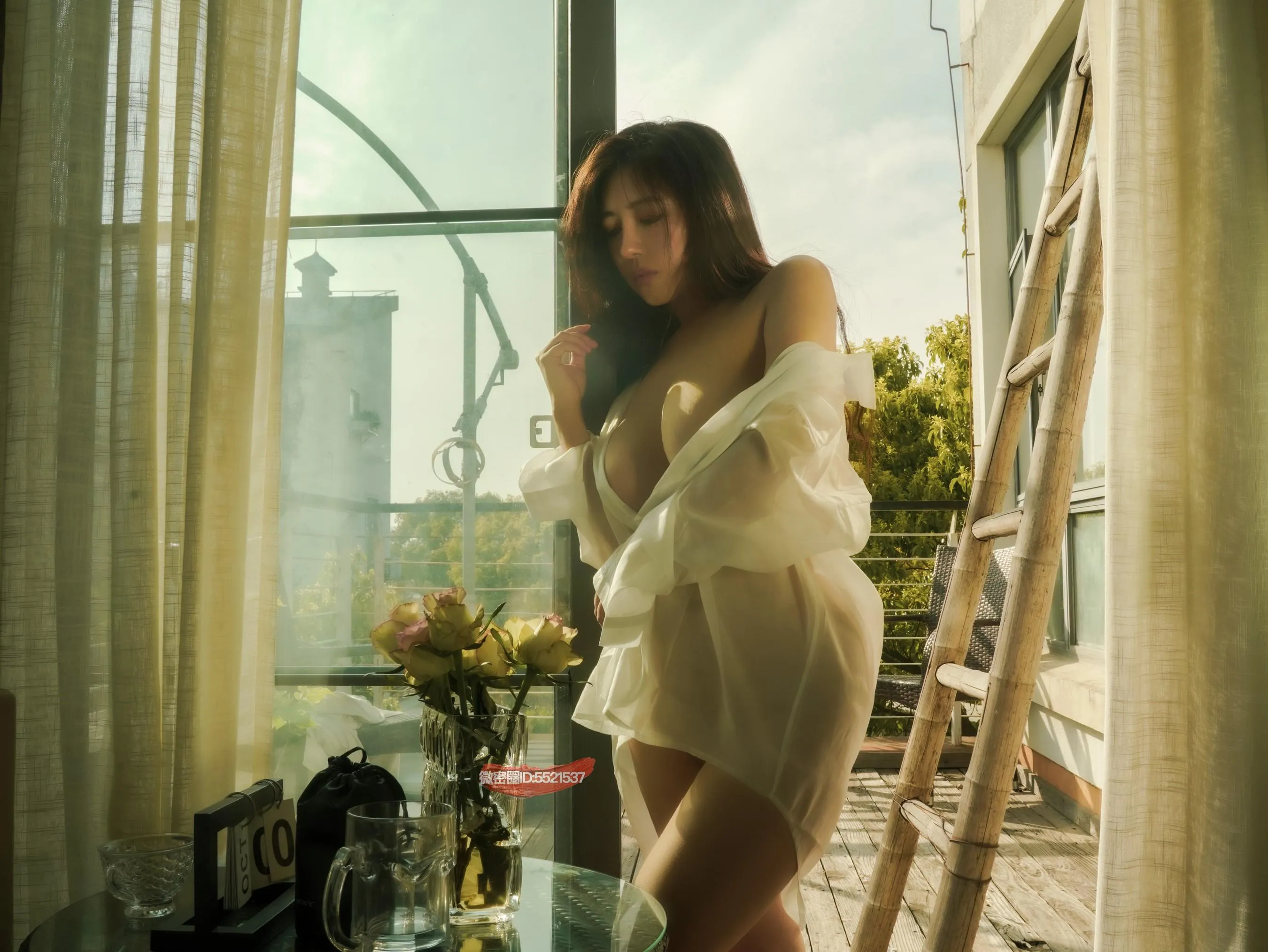 樱晚gigi – NO.67 被抚摸的衬衫 [20P]插图3